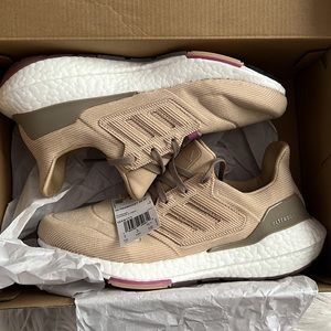 Adidas Ultraboost 22